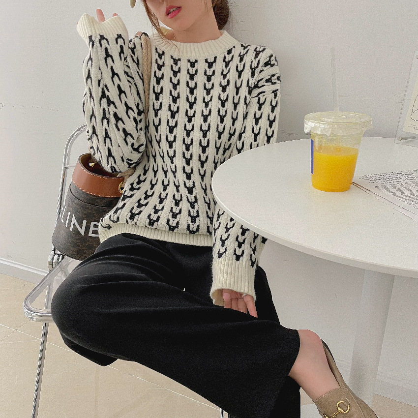 Ladies Raccoon Fleece Loose Knitted Sweater - Image 5