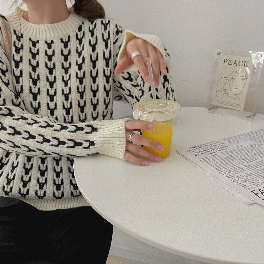 Ladies Raccoon Fleece Loose Knitted Sweater - Image 3