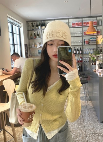 Fashion Ladies Fake Two-piece V-neck Sweater - Image 8